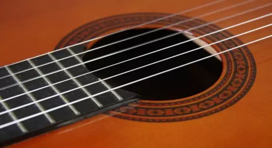 مشخصات گیتار یاماها CG102